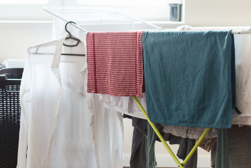 dicas para secar roupa no inverno Dicas e ideias para secar roupa no inverno - Estendal de Roupas